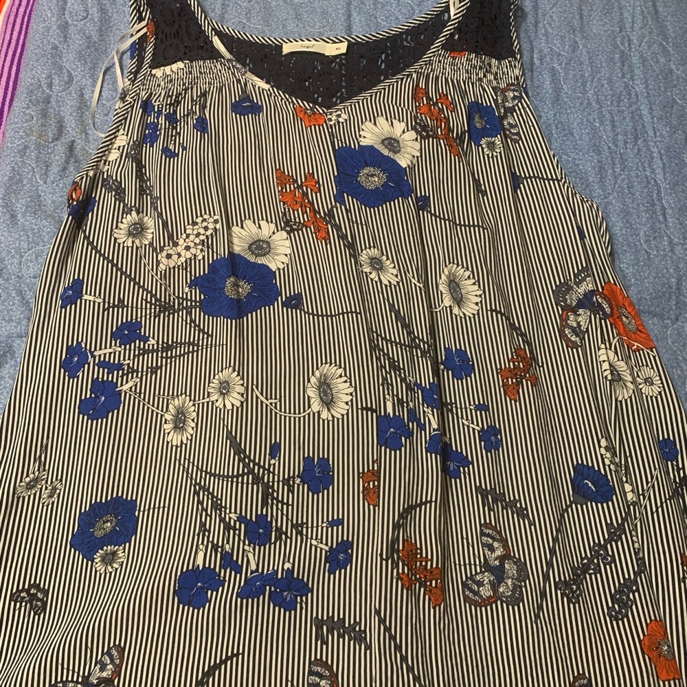 Sleeveless top with crocheted top